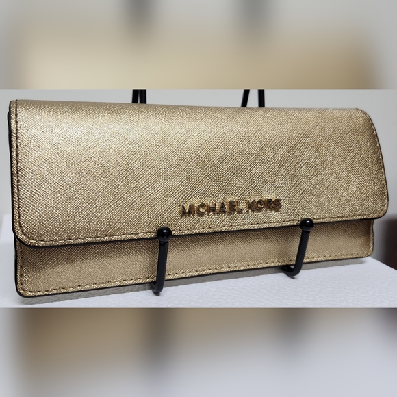 MICHAEL KORS Metallic Gold Saffiano Leather Wallet EUC - Picture 2 of 13